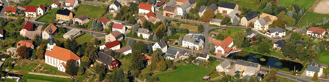 Bergkirche Schnbach und Dorfteich