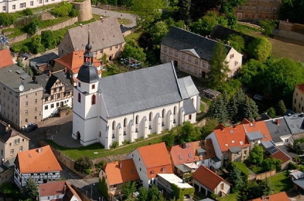 Stadtkirche Colditz mit Pfarrhaus