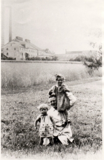 Johannes Lange mit Kindern
